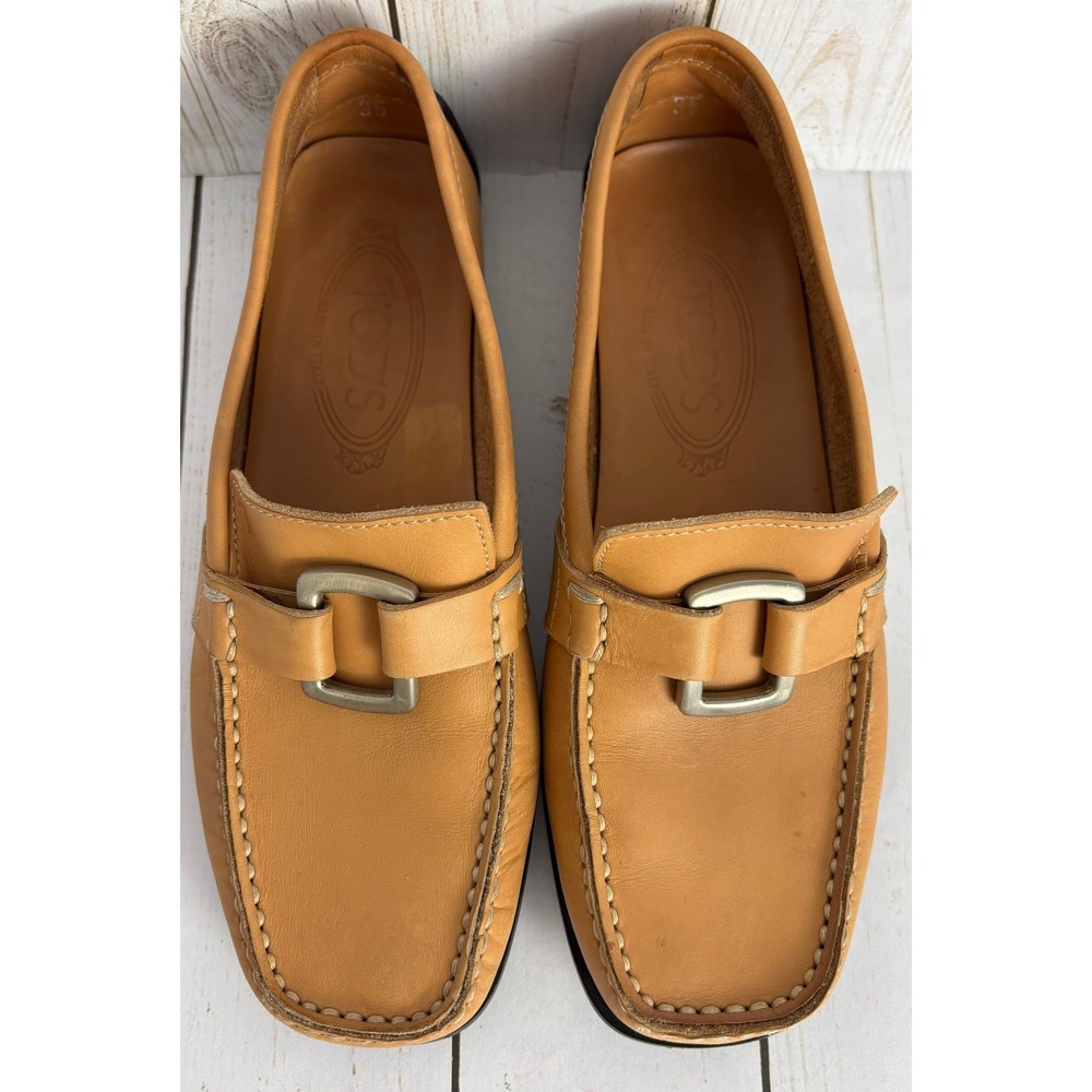 Tods Tan Nubuck Leather Gommino Driving Loafers Buckle Square Toe Italy Sz 35/5 - Picture 2 of 8